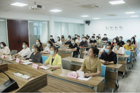 道德讲堂|“见贤思齐 吾辈自强 ”道德讲堂主题活动开讲啦！